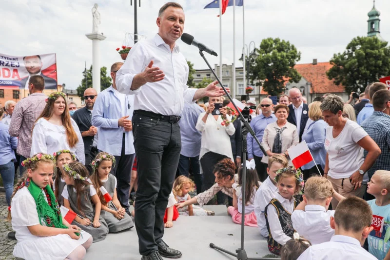 Ostatni dzień kampanii wyborczej 2020. Prezydent Andrzej Duda w Koninie.