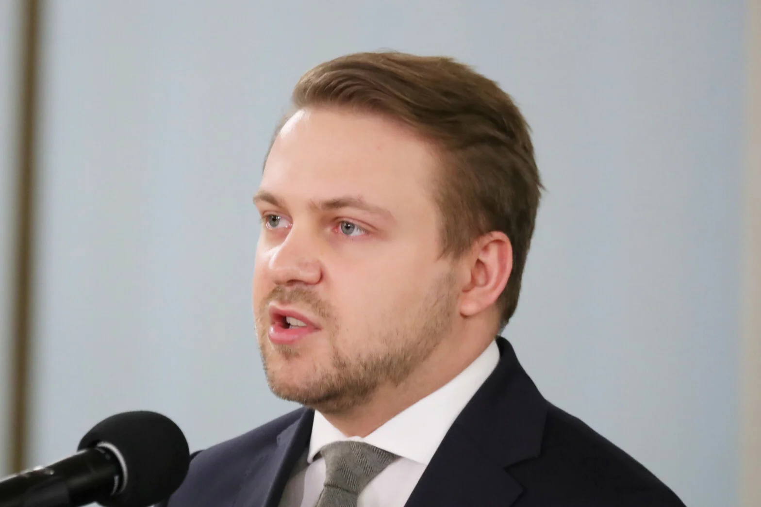 Powiedziałbym, żeby puknął się w głowę - w taki sposób Jacek Ozdoba z Solidarnej Polski ocenił udział Donalda Tuska w manifestacji na pl. Zamkowym po wyroku TK.