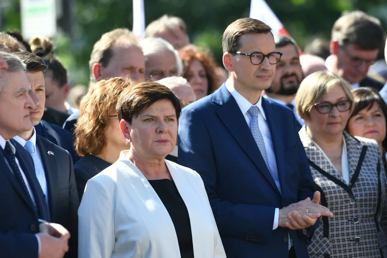 W czerwcu politycy PiS brali udział w odsłonięciu pomnika Lecha Kaczyńskiego w Tarnowie. Teraz słyszymy o trzęsieniu ziemi w lokalnych strukturach PiS.