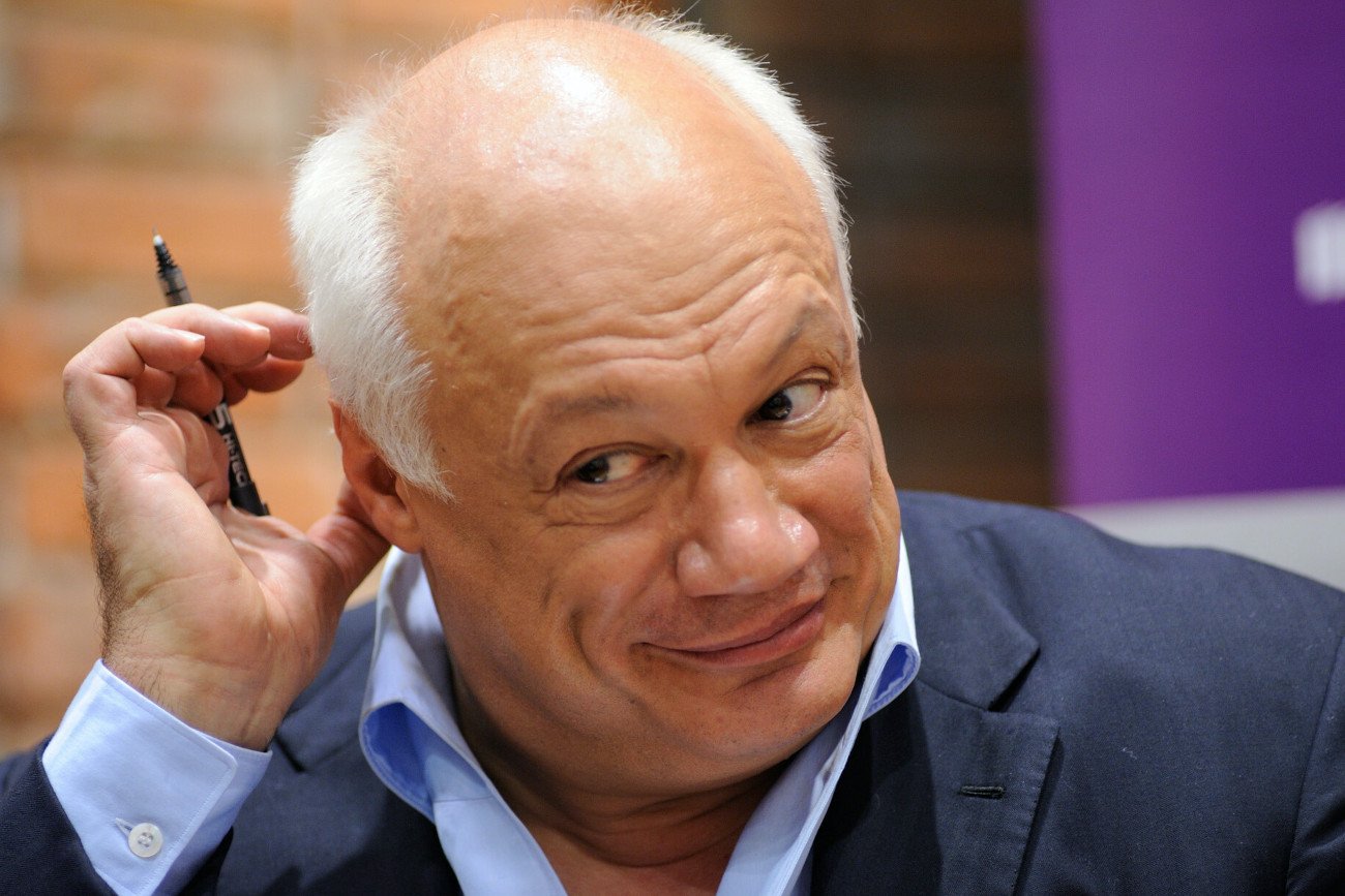 Éric-Emmanuel Schmitt, francuski pisarz, znany w Polsce z powieści “Oskar i Róża” choruje na amyloidozę.