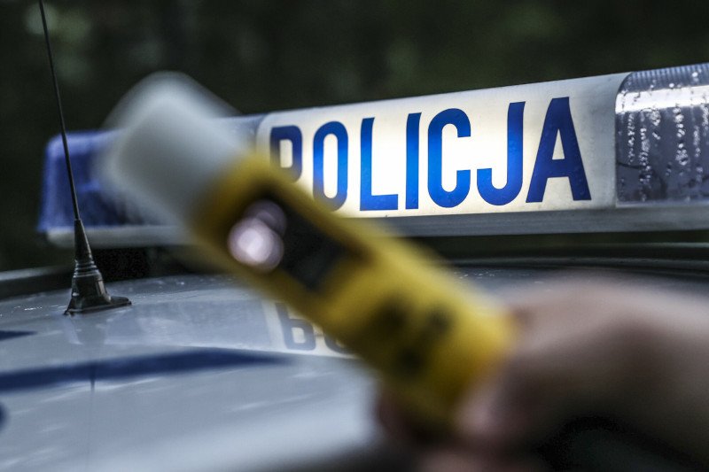 Pijany antyterrorysta spowodował wypadek. Grozi mu wydalenie ze służby