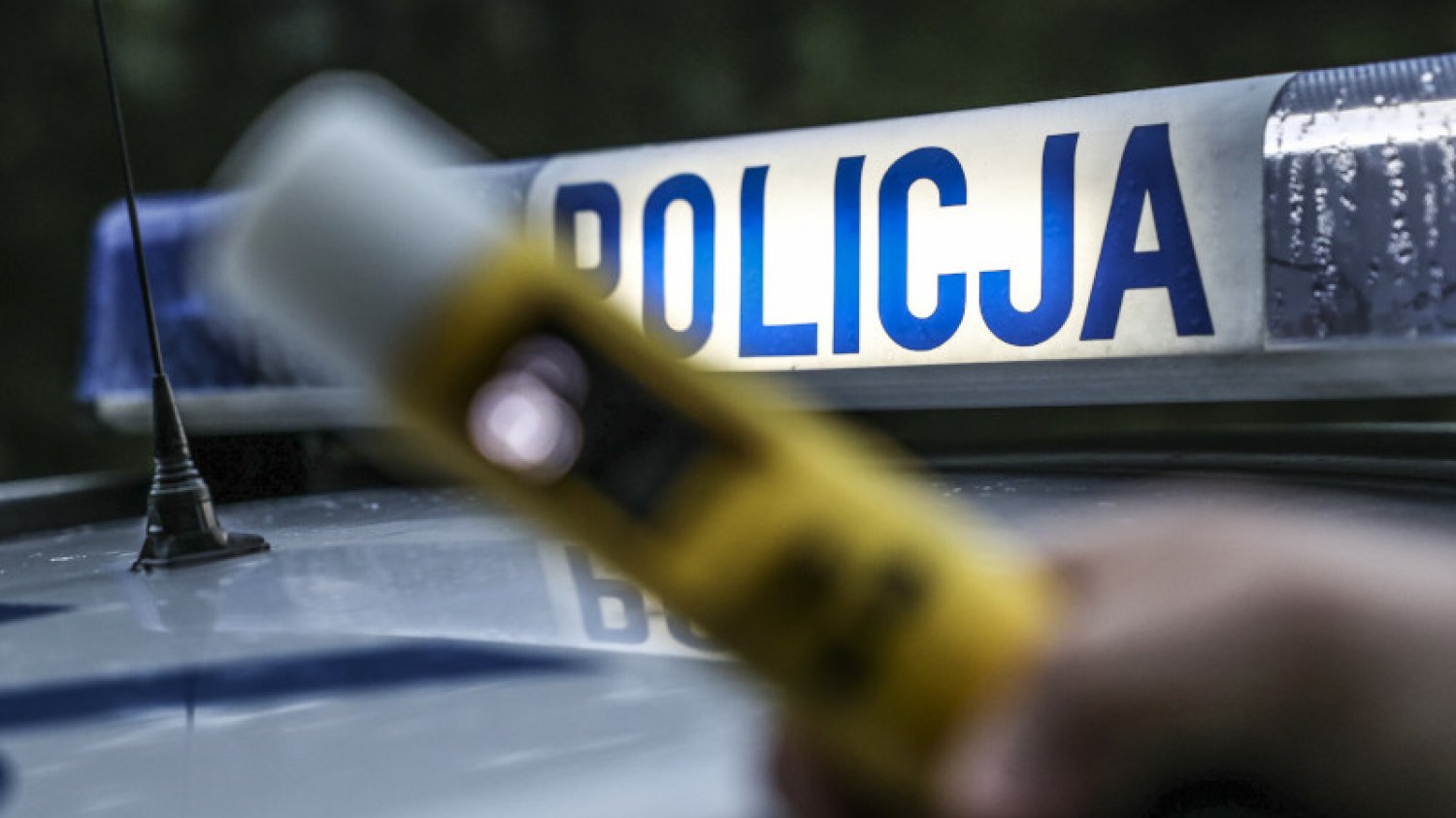 Pijany antyterrorysta spowodował wypadek. Grozi mu wydalenie ze służby