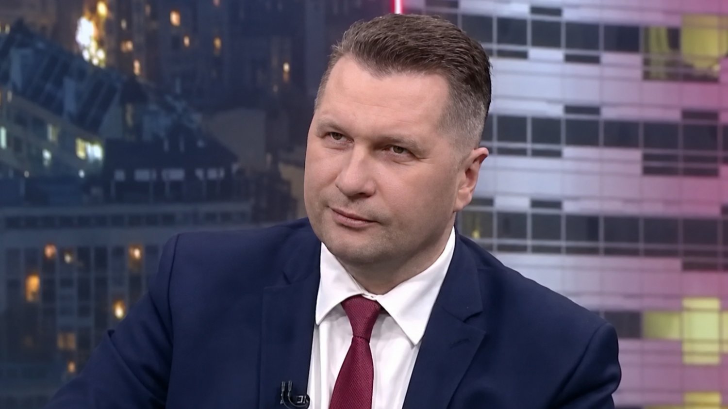 Daleko od "efektu Czarnka". Nowe badanie Opinia24 sugeruje jednak pewne zmiany po prawej stronie sceny politycznej.