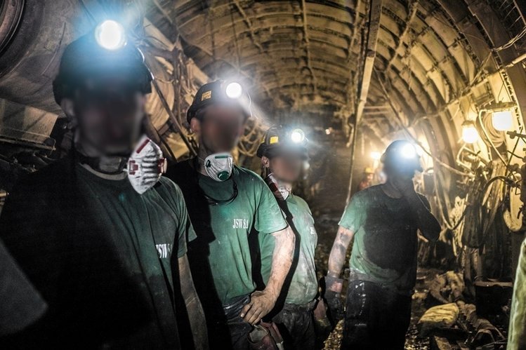 Dwa nowe ogniska koronawirusa w kopalniach na Śląsku.