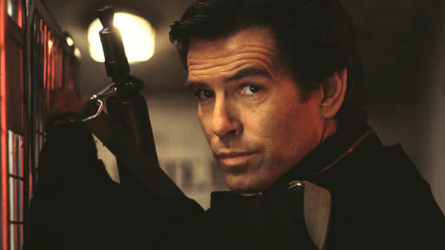 Pierce Brosnan jako James Bond w GoldenEye
