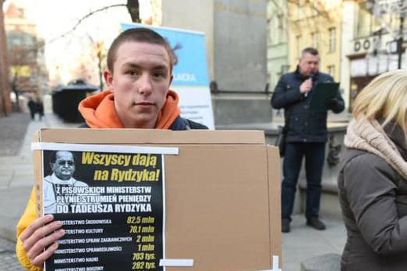 16-latkiem zajmie się sąd. Wszystko przez symboliczny protest przeciwko pedofilii w kościele.
