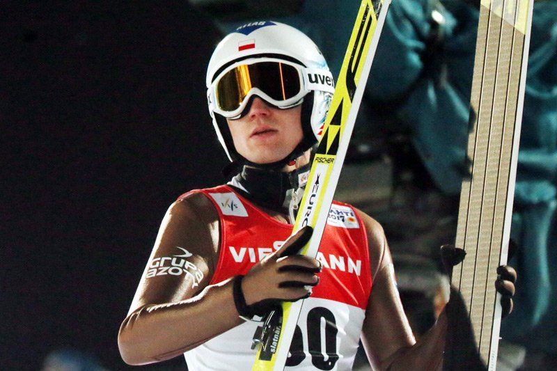 Kamil Stoch zachwycił skokiem w prologu zawodów w Trondheim.