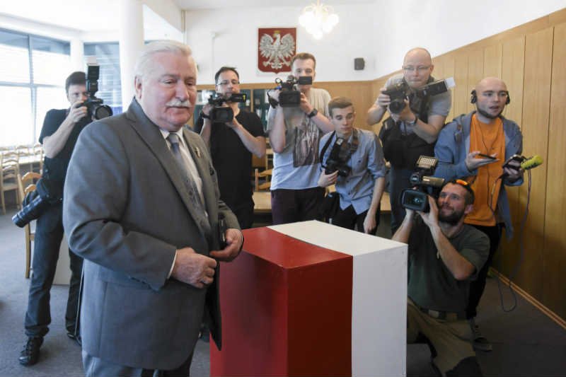 Lech Wałęsa ocenia, że Ewa Kopacz pokona Jarosława Kaczyńskiego w debacie.