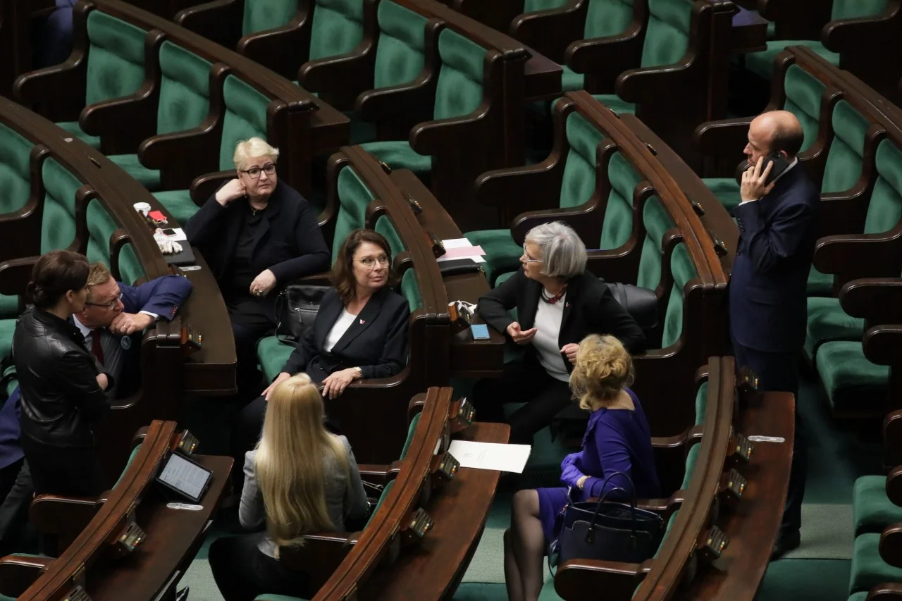 Posłowie opozycji starają się zrobić wszystko, by nie paść ofiarą trików PiS ws. głosowania ws. kopertowych wyborów prezydenckich.