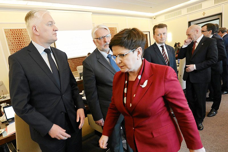 Zdzisław Krasnodębski w RMF FM oznajmił, że jest zwolennikiem dokonania rekonstrukcji rządu Beaty Szydło. A to ważny człowiek w otoczeniu prezesa PiS.