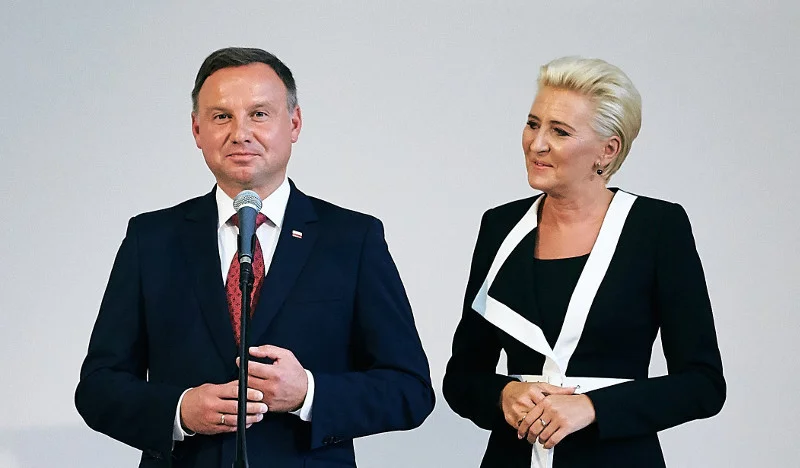 Prezydent Andrzej Duda i jego małżonka Agata Kornhauser-Duda podczas inauguracji roku szkolnego w Gdyni.