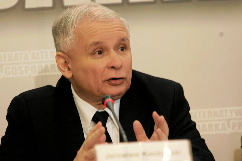 Wojciech Maziarski uważa, że Jarosław Kaczyński to "lewicowy towarzysz", które nie wiadomo czemu chowa się za maską prawicy.