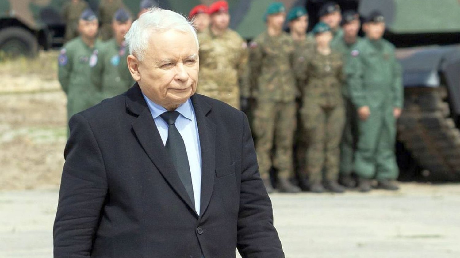 Zdaniem Kaczyńskiego nie można wysyłać polskich żołnierzy do Ukrainy. 3 lata temu sam to proponował Zdaniem Kaczyńskiego nie można wysyłać polskich żołnierzy do Ukrainy. 3 lata temu sam to proponował