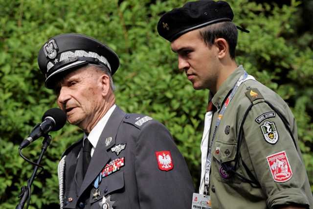 Gen. Zbigniew Ścibor-Rylski w Parku Dreszera podczas obchodów 68. rocznicy Powstania Warszawskiego