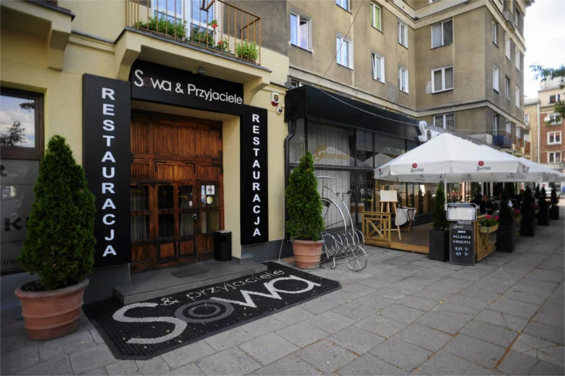 W restauracji nagrano około 100 rozmów, ale taśm i rozmówców  może być więcej.