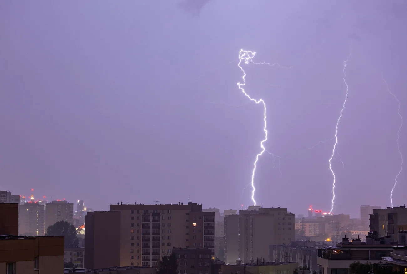 Pogoda znów da popalić. Są alerty RCB i IMGW.