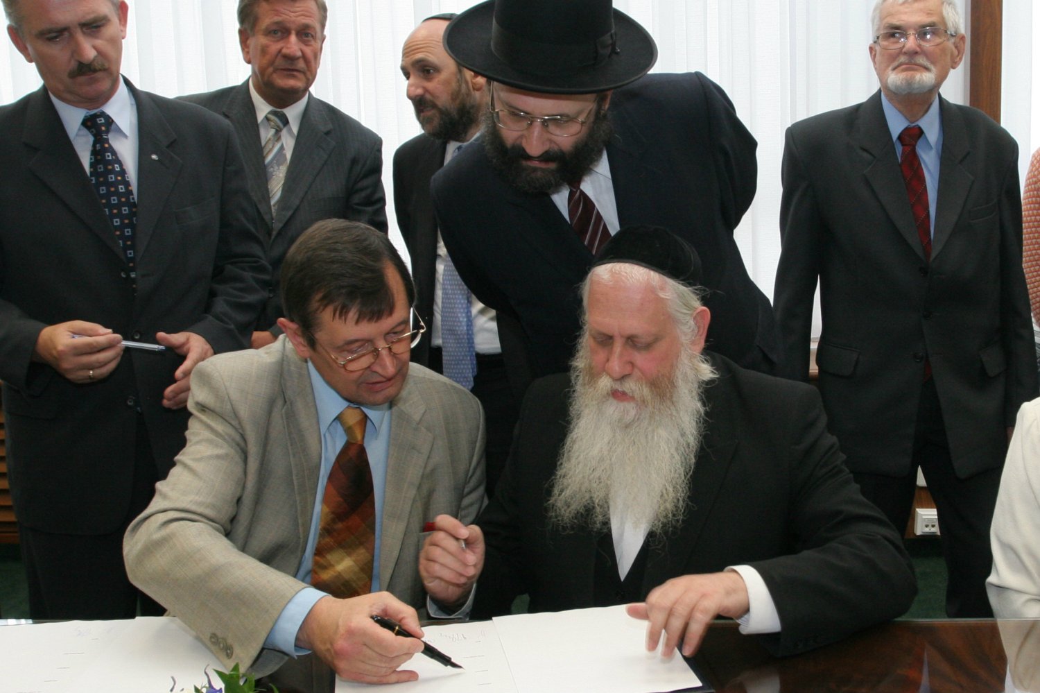 Na zdjęciu m.in. Związek Gmin Wyznaniowych Żydowskich w RP