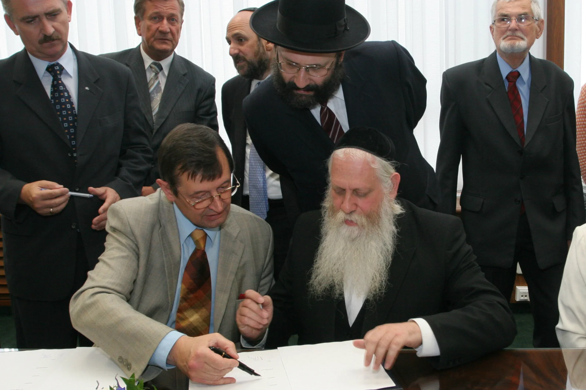 Na zdjęciu m.in. Związek Gmin Wyznaniowych Żydowskich w RP
