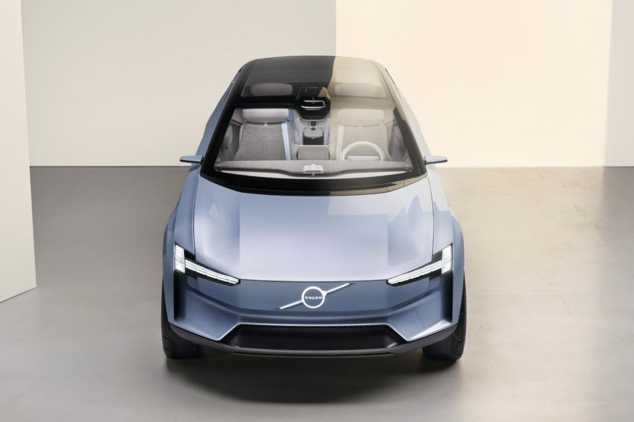 Volvo Concept Recharge to elektryczny samochód koncepcyjny szwedkiego producenta aut. Do jego produkcji użyto ekologicznych materiałów i czystej energii, aby jak najbardziej ograniczyć emisję CO2. Ma być on inspiracją dla nowej generacji e-pojazdów Volvo
