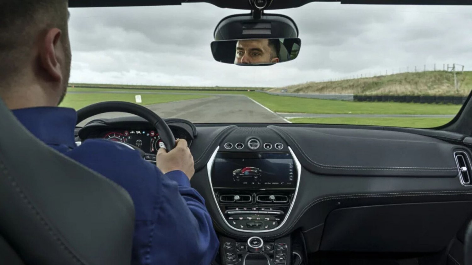 Cena SUV-a kultowej marki leci na łeb na szyję. Co roku tanieje o ponad 300 tys. zł