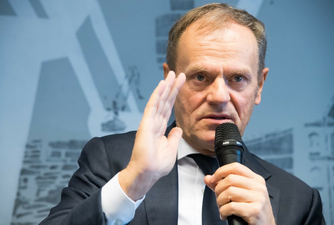 Donald Tusk stracił prawo jazdy.