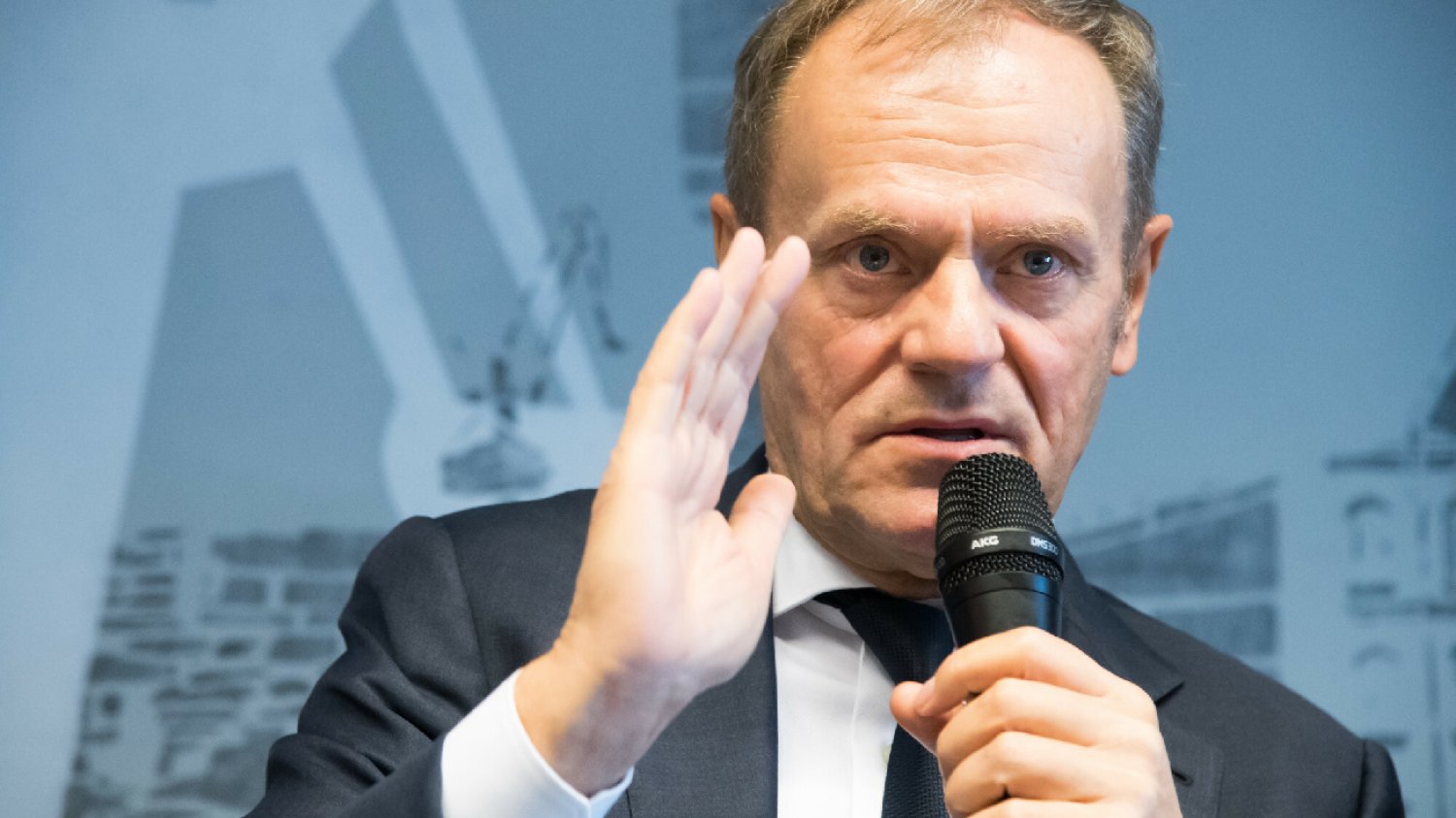 Donald Tusk stracił prawo jazdy.