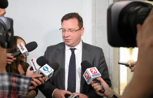 Wiceminister Michał Wójcik za pośrednictwem telewizji dziękuje Bogu za ministra Ziobrę. Dosłownie.