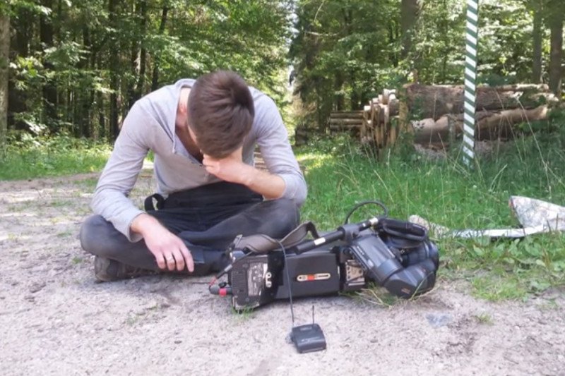 Dwóch mężczyzn zaatakowało operatora Polsatu, gdy ten próbował nagrać materiał o wycince Puszczy Białowieskiej.