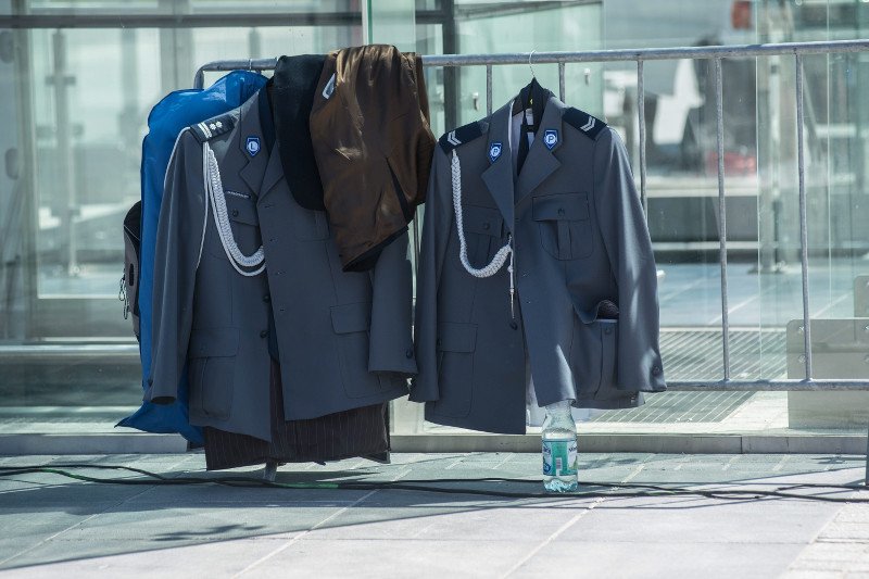 W związku ze sprawą śmierci Igora Stachowiaka odwołano dolnośląskiego komendanta wojewódzkiego, jego zastępcę, oraz komendanta miejskiego we Wrocławiu.