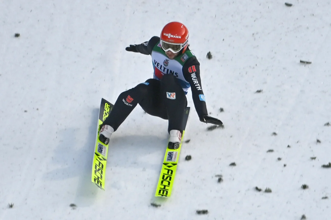 Markus Eisenbichler miał swoje problemy podczas lądowań w obu seriach konkursu w Garmisch-Partenkirchen.