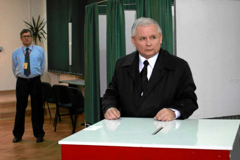 Jarosław Kaczyński wzywa do kontrolowania prawidłowości przebiegu wyborów do Parlamentu Europejskiego.