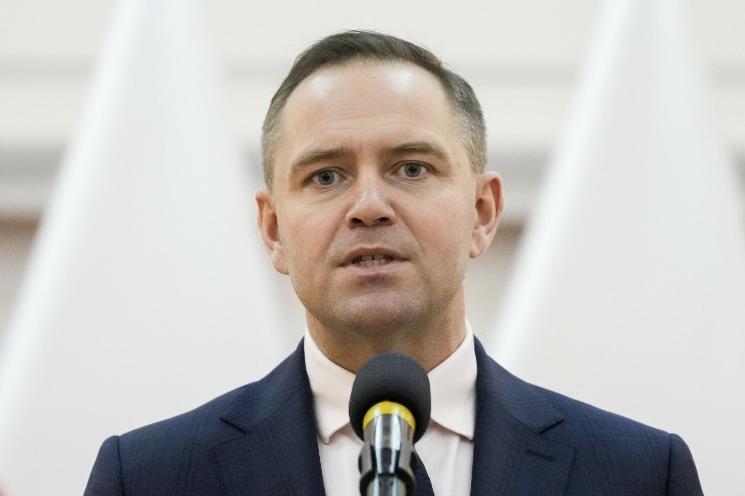 Kolejny skandal z Nawrockim? W tle albumy za 200 tys. zł