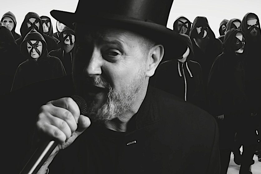 Grabaż w teledysku "Hokejowy zamek"