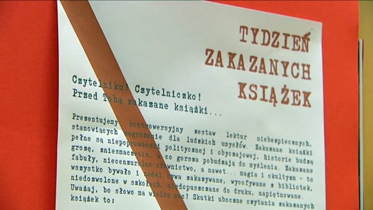 Indeks ksiąg zakazanych stworzył Kościół rzymskokatolicki, a tradycję, choć z powodu innej ideologii, kontynuował PRL. Teraz w bibliotekach zachęca się do czytania tych pozycji podczas Tygodnia Książek Zakazanych.