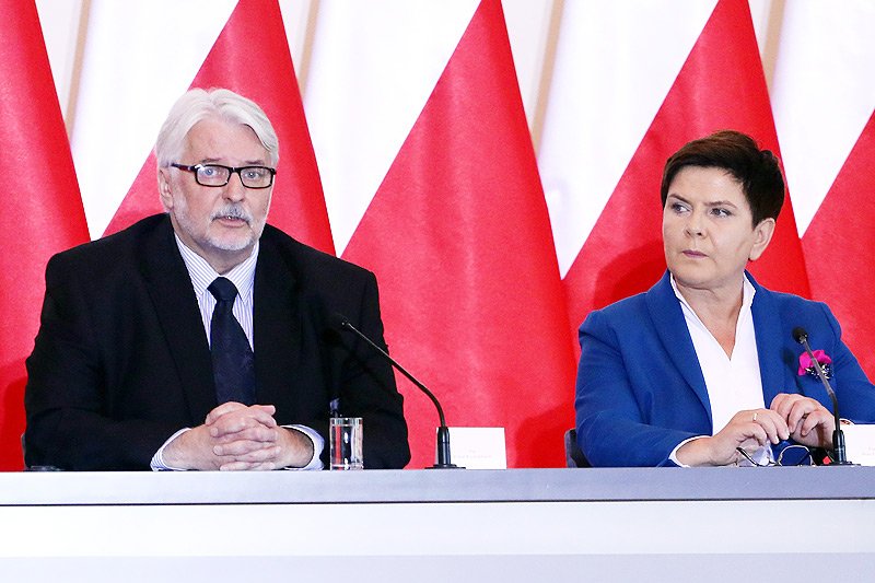 Dzięki działaniom Krzysztofa Brejzy z PO wyszły na jaw kolejne informacje o gigantycznych nagrodach dla pracowników gabinetów politycznych w rządzie Beaty Szydło.