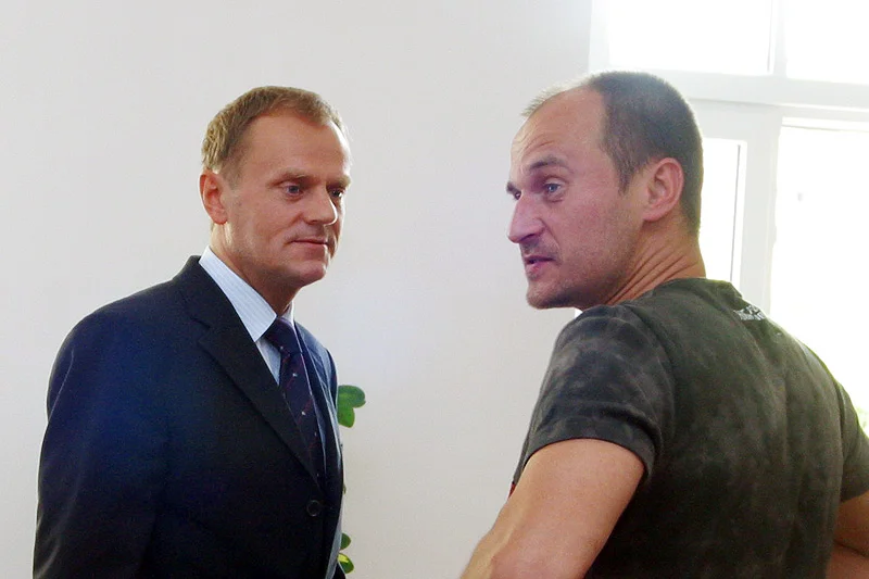 Paweł Kukiz komplementuje Donalda Tuska. Nazwał byłego premiera mistrzem retoryki i PR.