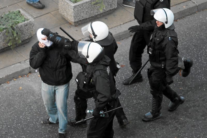 Bezkarność sprzyja brutalności policji. Tylko 3,5 proc. skarg trafia do sądu