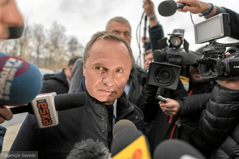 Leszek Czarnecki wyszedł z budynku prokuratury w Katowicach dopiero po ponad 11 godzinach.