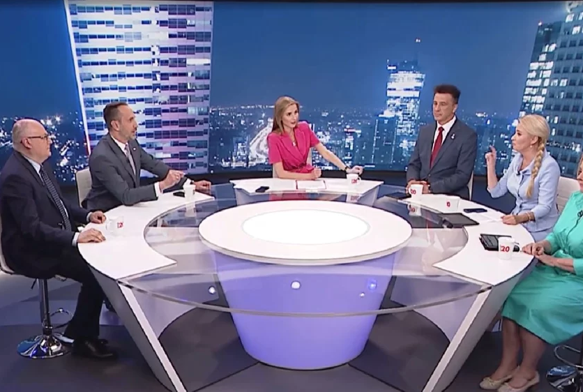 Politycy KO wrócili do programów TVP i TVP Info