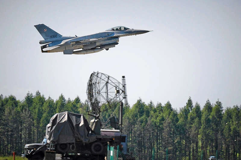 NATO zapewnia: jeśli w państwie członkowskim pojawią się rosyjskie "zielone ludziki", NATO zareaguje militarnie