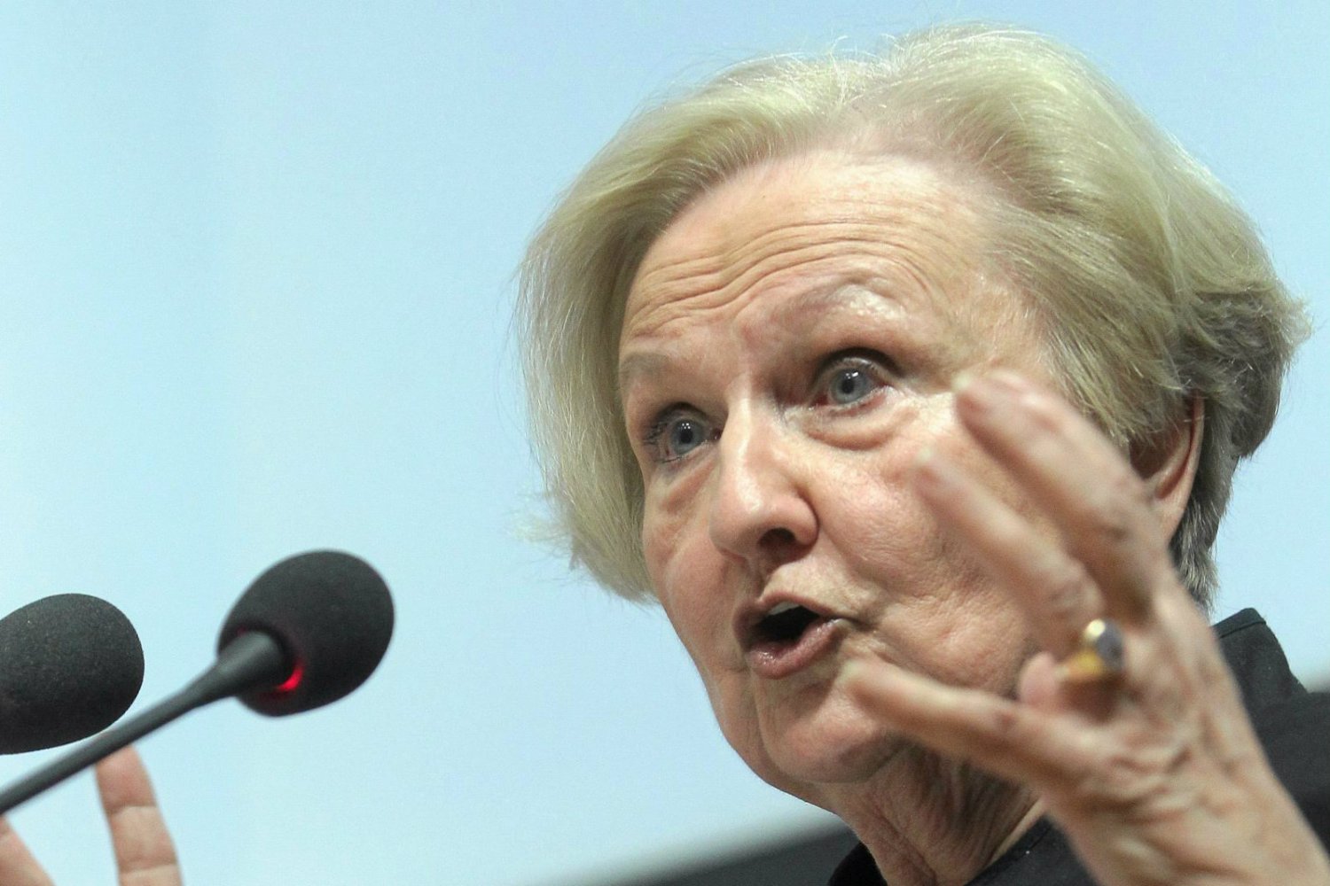 Prof. Ewa Łętowska tłumaczy, że do polexitu wcale nie potrzeba referendum.