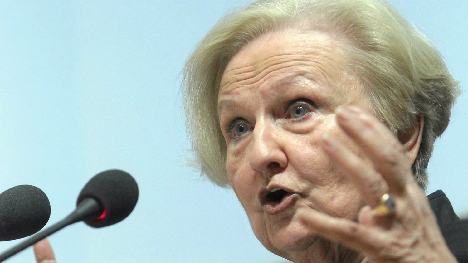 Prof. Ewa Łętowska tłumaczy, że do polexitu wcale nie potrzeba referendum.