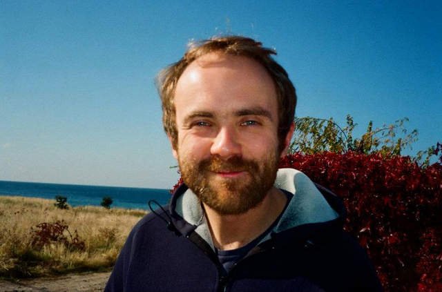 Michał Borek prowadzący warszawski Plan B, w Cafe Kulturalna wystąpi w roli didżeja.