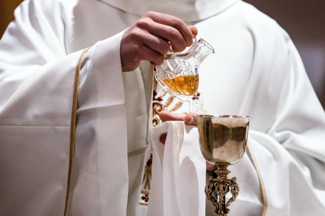 Polski ksiądz miał zostać skazany za posiadanie pornografii dziecięcej. Został podobno przeniesiony z Litwy do Olsztyna. Polski ksiądz miał zostać skazany za posiadanie pornografii dziecięcej. Został podobno przeniesiony z Litwy do Olsztyna.