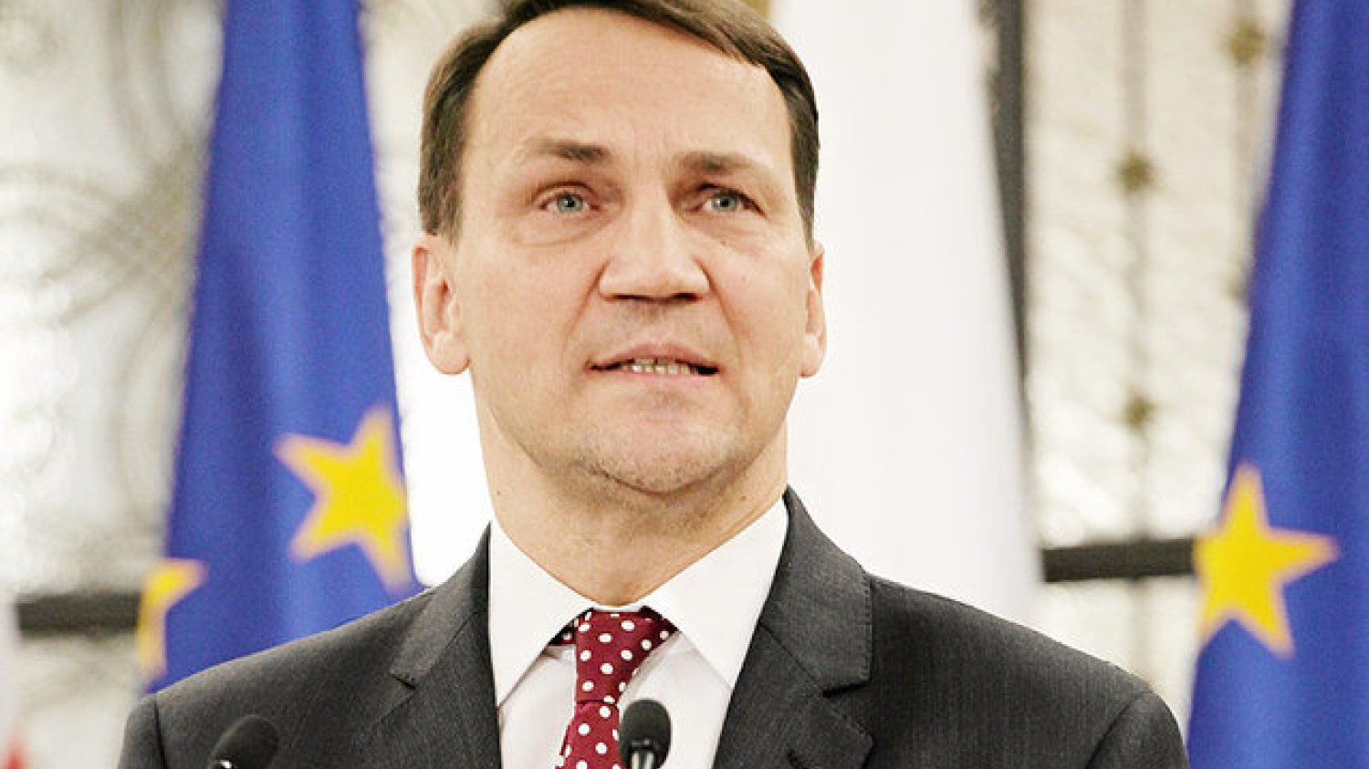 Sikorski zareagował na aferę madrycką. W sieci pojawią się informacje o wszystkich podróżach służbowych posłów tej kadencji