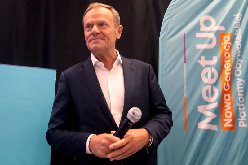 Donald Tusk odniósł się do słów Edyty Górniak dotyczących reptilian i biorobotów, które mają żyć wśród ludzi.