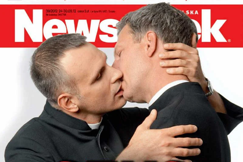 Całujący się księża na okładce "Newsweeka"