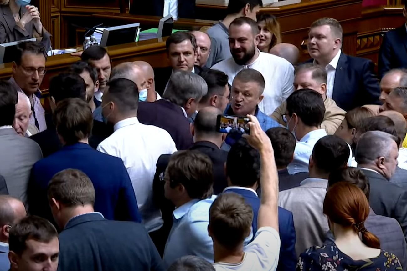 W ukraińskiej Radzie Najwyższej wybuchł w czwartek konflikt po kontrowersyjnym przemówieniu Mykyta Poturajewa.