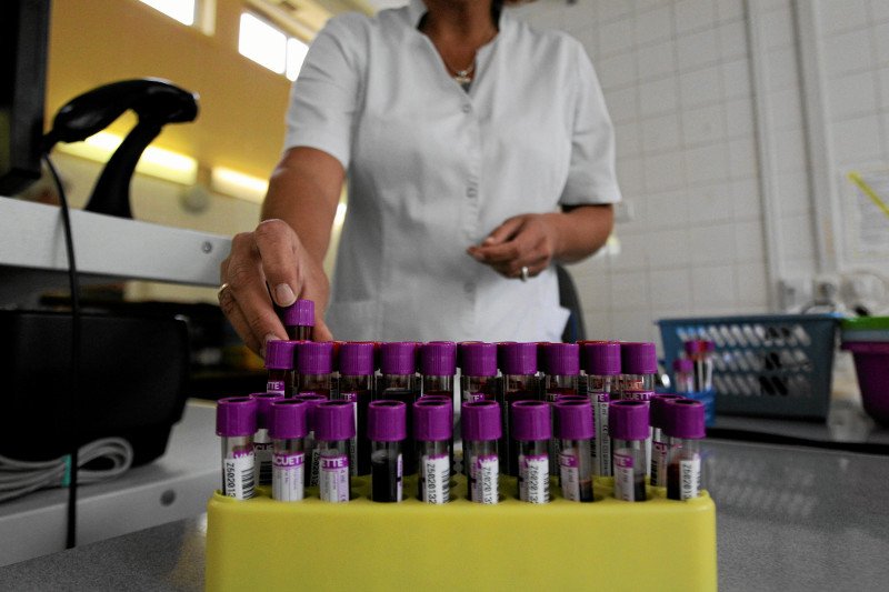 Jest pielęgniarką i zarabia kilkanaście tysięcy zł. miesięcznie "Medycynę studiuje się dziś dla lansu i kasy"