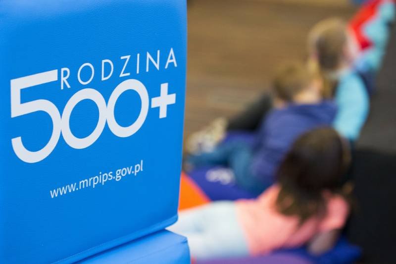 Program 500 plus, fot. Andrzej Hulimka/REPORTER/